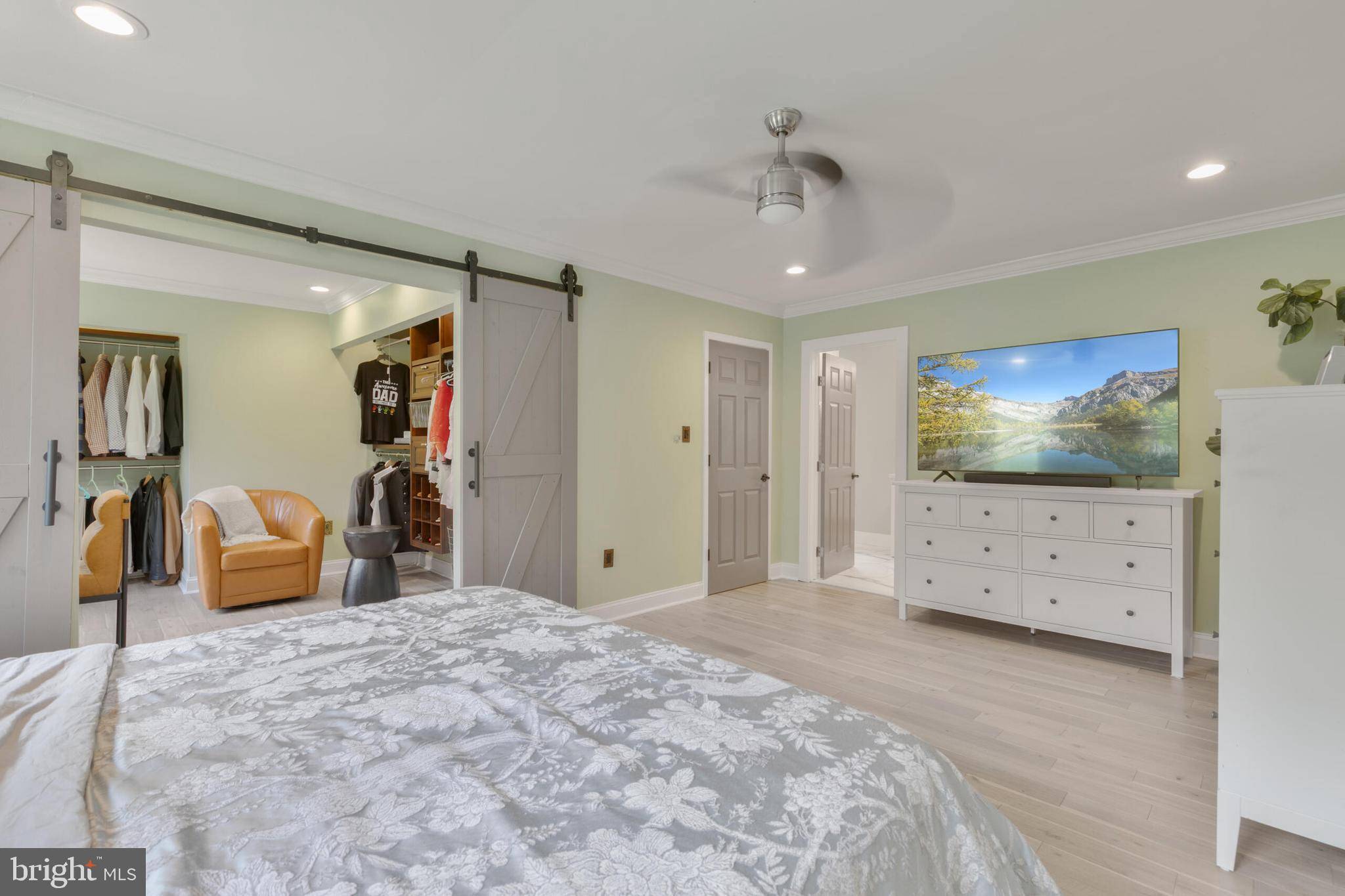 Oakton, VA 22124,11726 LARIAT LN