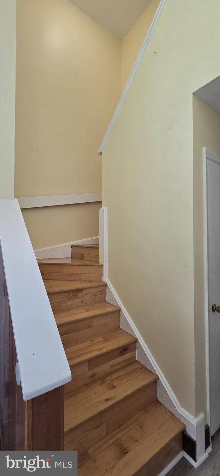 Herndon, VA 20170,350 JUNIPER CT