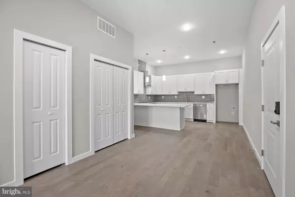 Bristol, PA 19007,418 JEFFERSON AVE #10