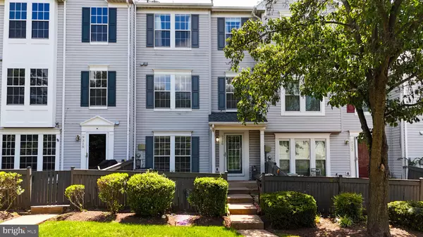 9320 FRINGE TREE LN, Manassas, VA 20110