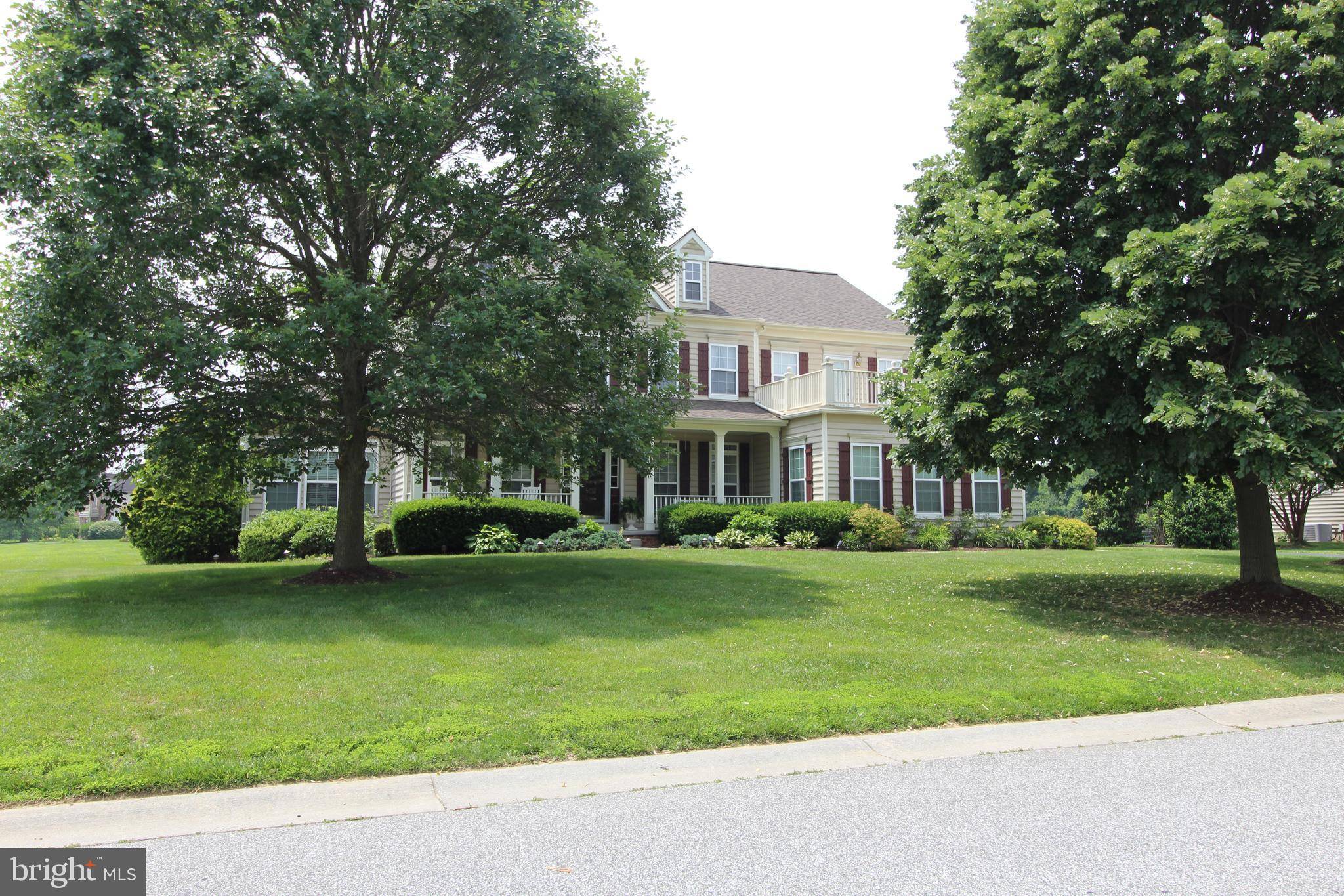 802 CHESAPEAKE CT, Newark, DE 19702
