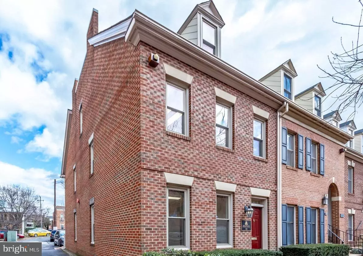 Alexandria, VA 22314,123 N HENRY ST