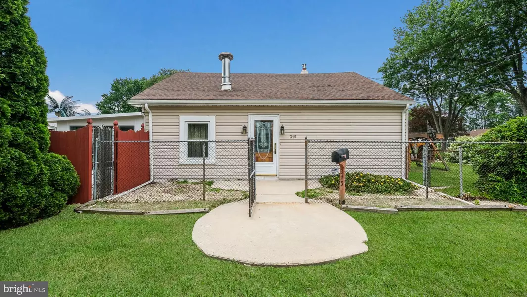 315 LEEDOM AVE, Bristol, PA 19007