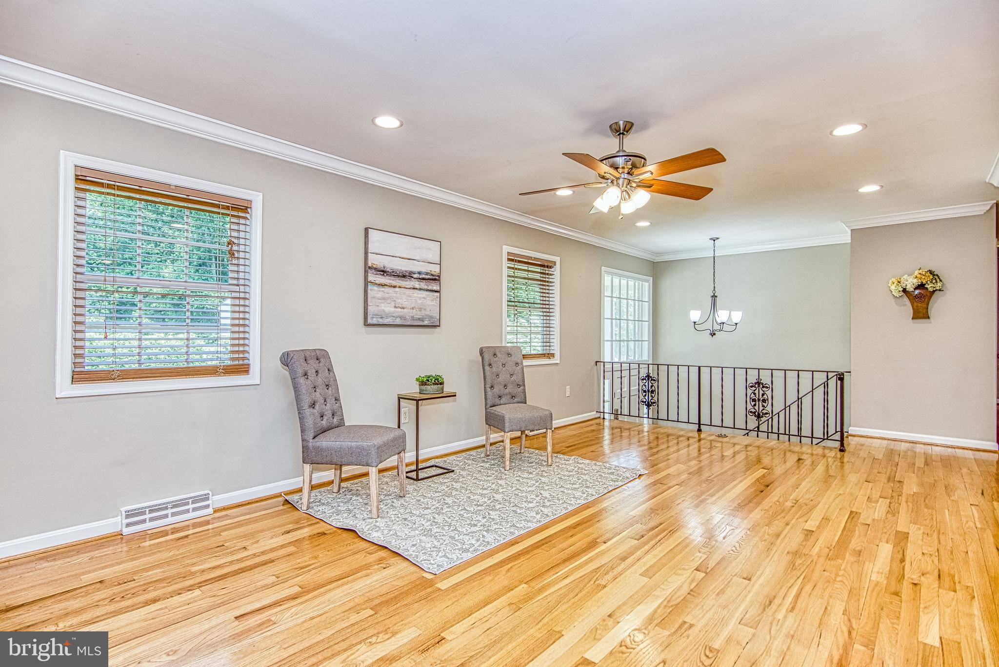 Vienna, VA 22180,402 NE HOLLOWAY CT