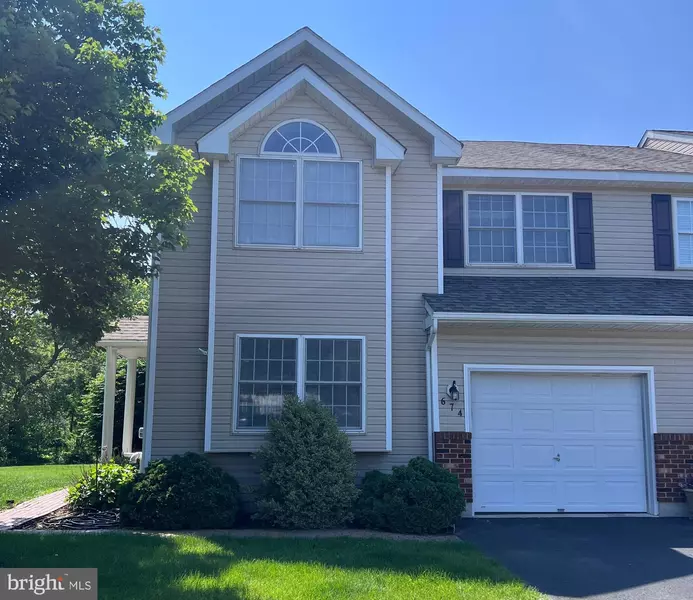 674 HONEYSUCKLE WAY, Pennsburg, PA 18073