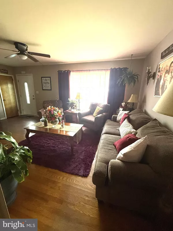 Lancaster, PA 17603,420 REDWOOD DR