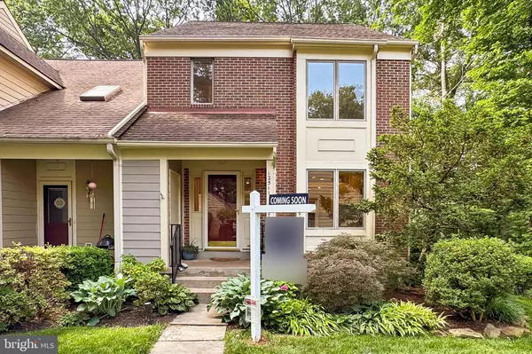 Fairfax, VA 22033,12511 N LAKE CT