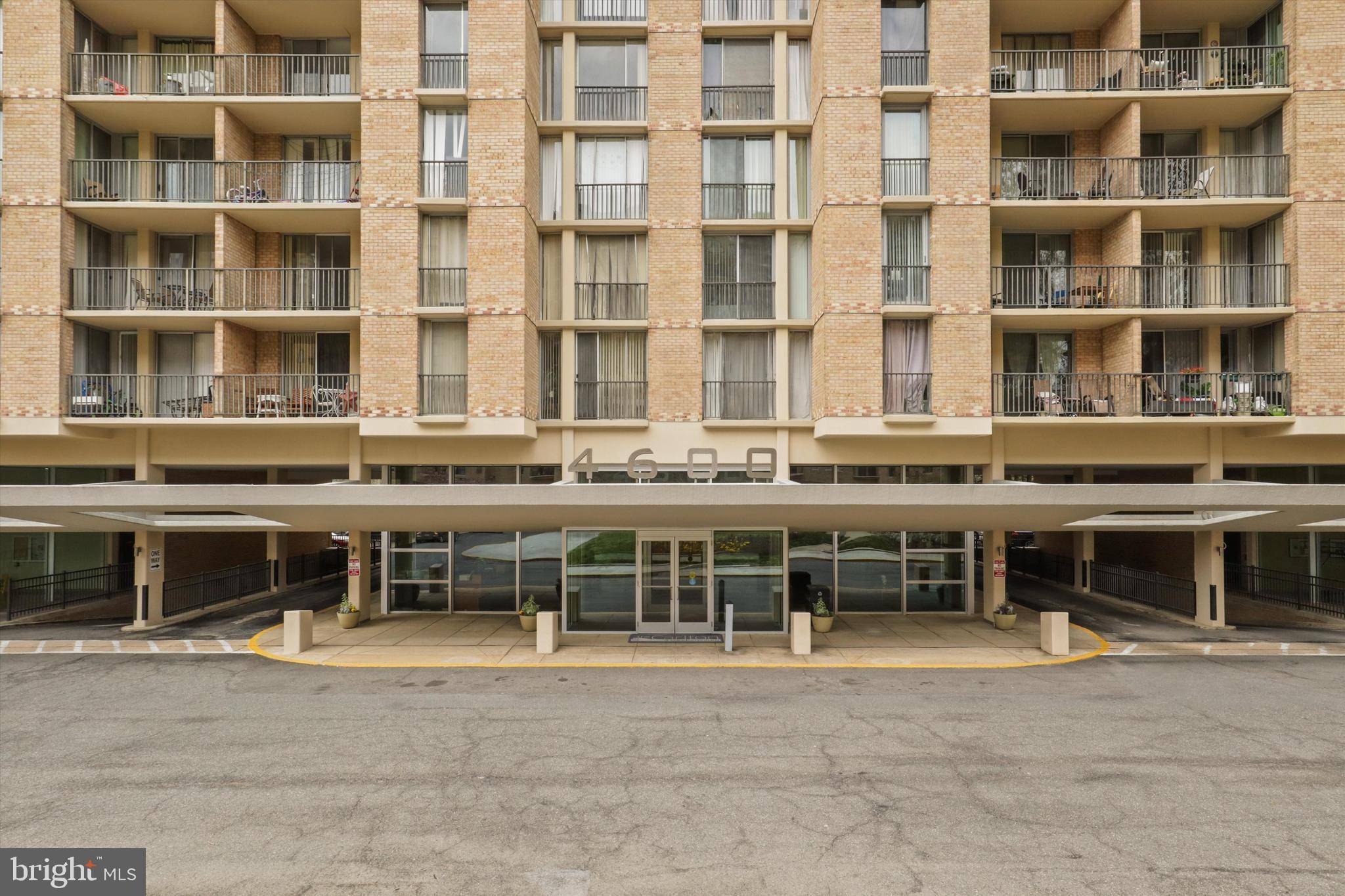 Arlington, VA 22204,4600 S FOUR MILE RUN DR #722