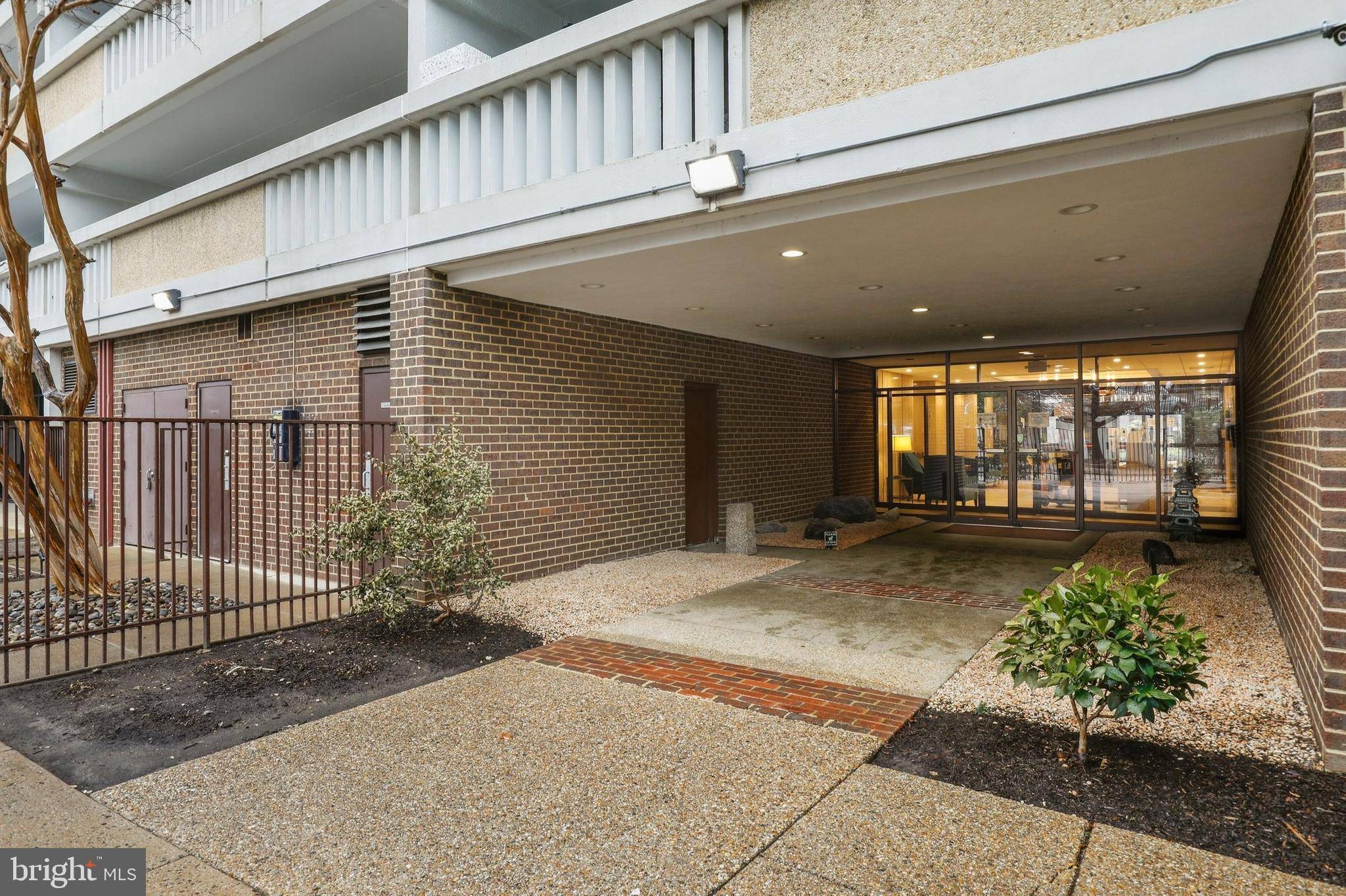 Alexandria, VA 22304,6101 EDSALL RD #202