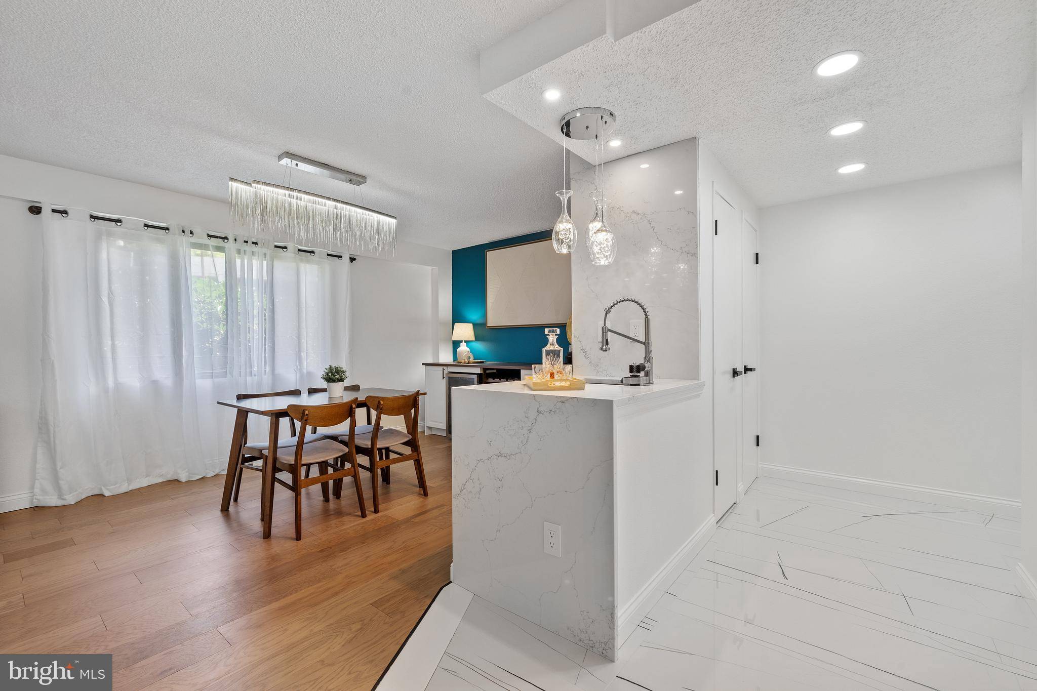 Alexandria, VA 22304,6101 EDSALL RD #202