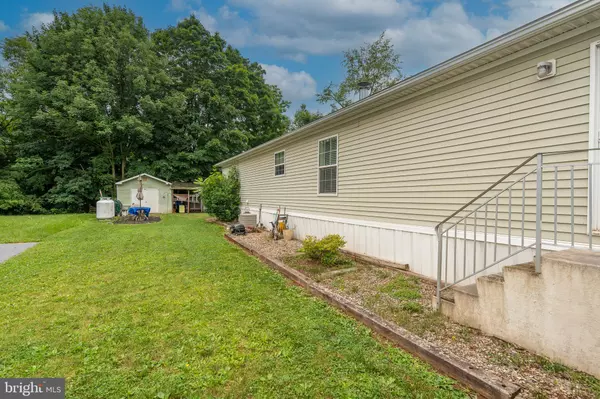 Lititz, PA 17543,688 HOPELAND RD