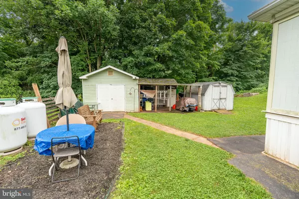 Lititz, PA 17543,688 HOPELAND RD
