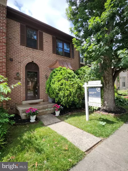 2880 KELLY SQ, Vienna, VA 22181