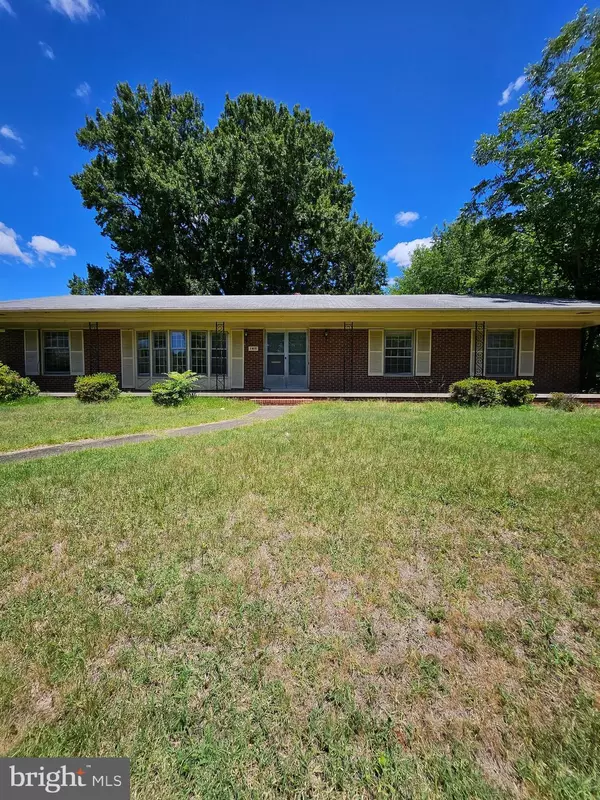 1415 AUGUSTINE AVE, Fredericksburg, VA 22401