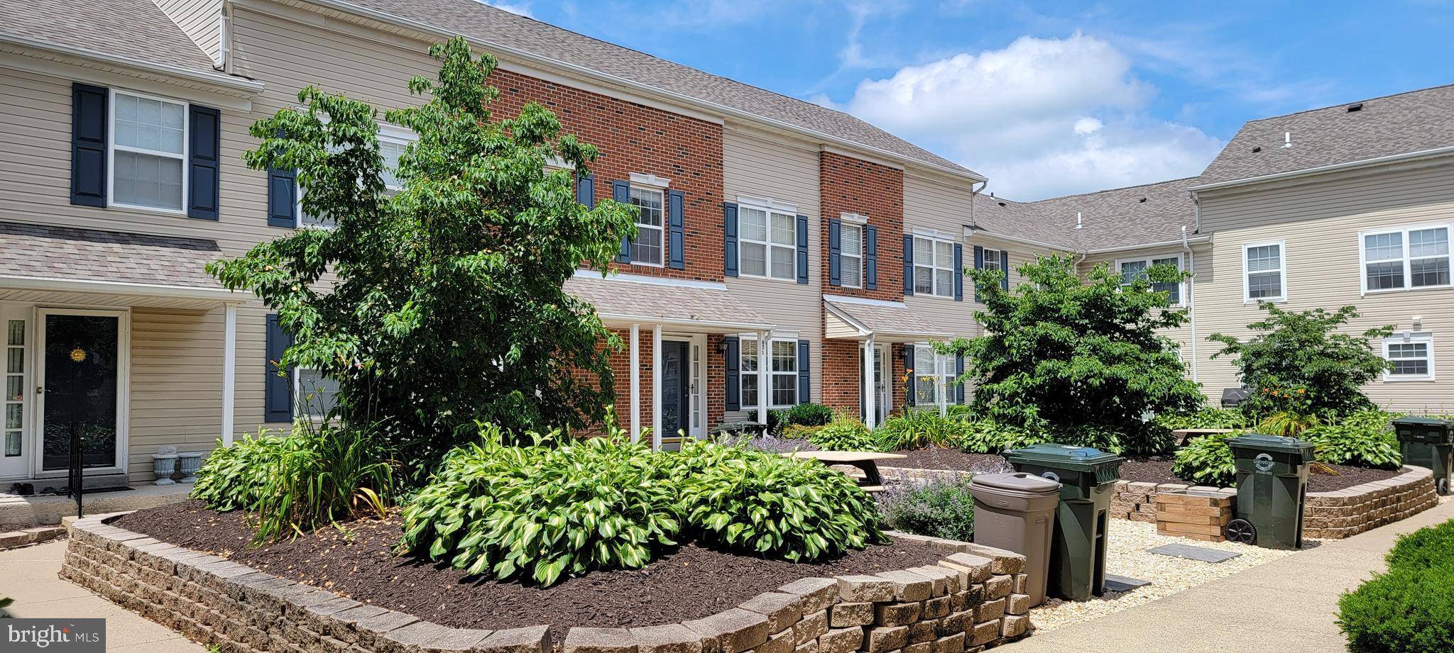 Warrington, PA 18976,833 PURPLE MARTIN CT #219