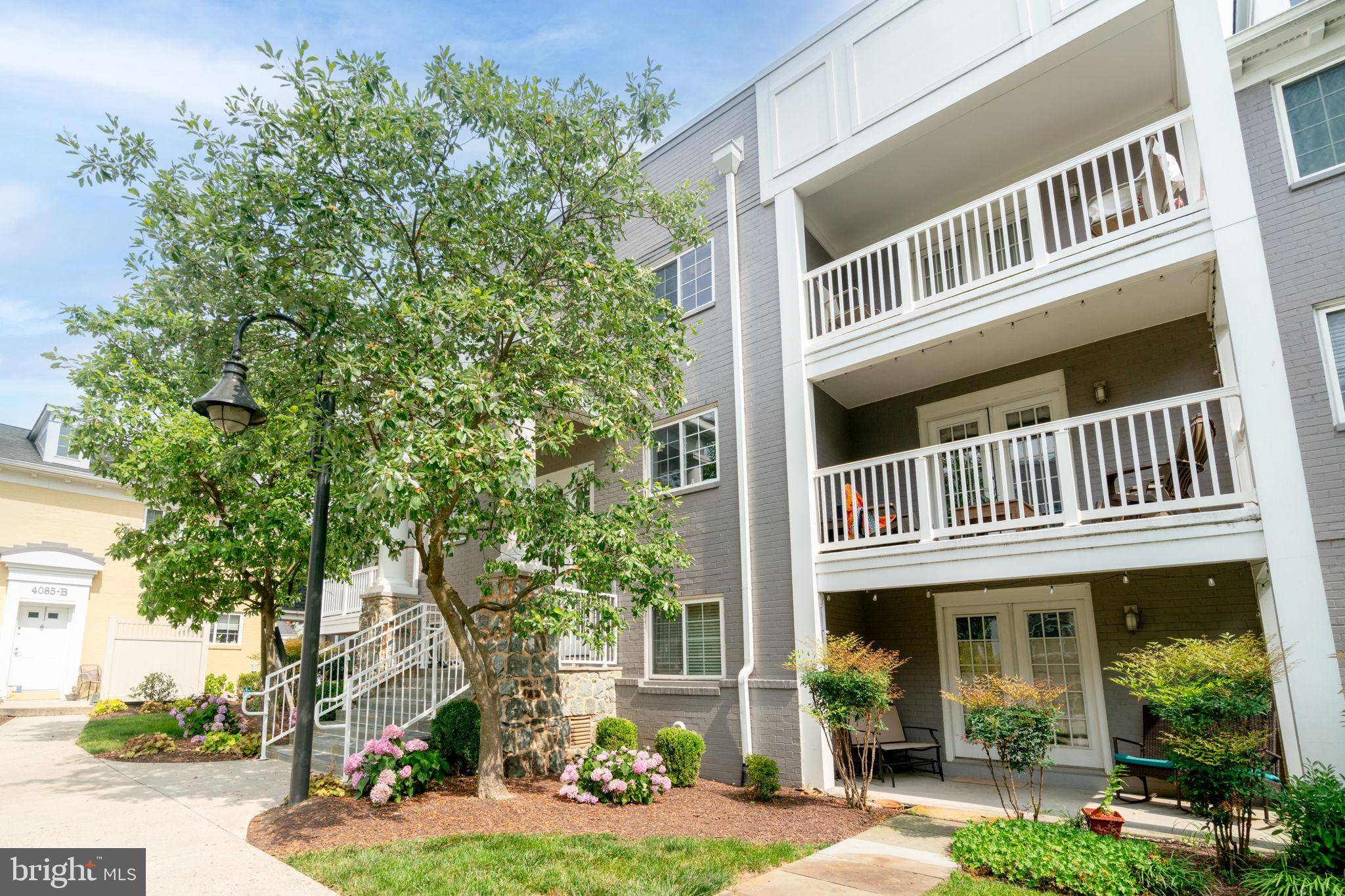 Arlington, VA 22204,4083 S FOUR MILE RUN DR #402