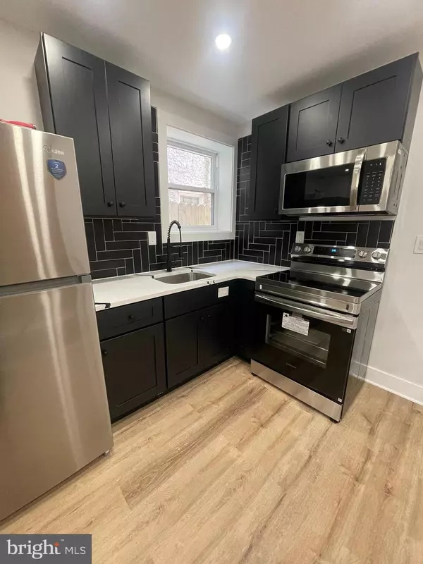 Philadelphia, PA 19121,2321 W OXFORD ST