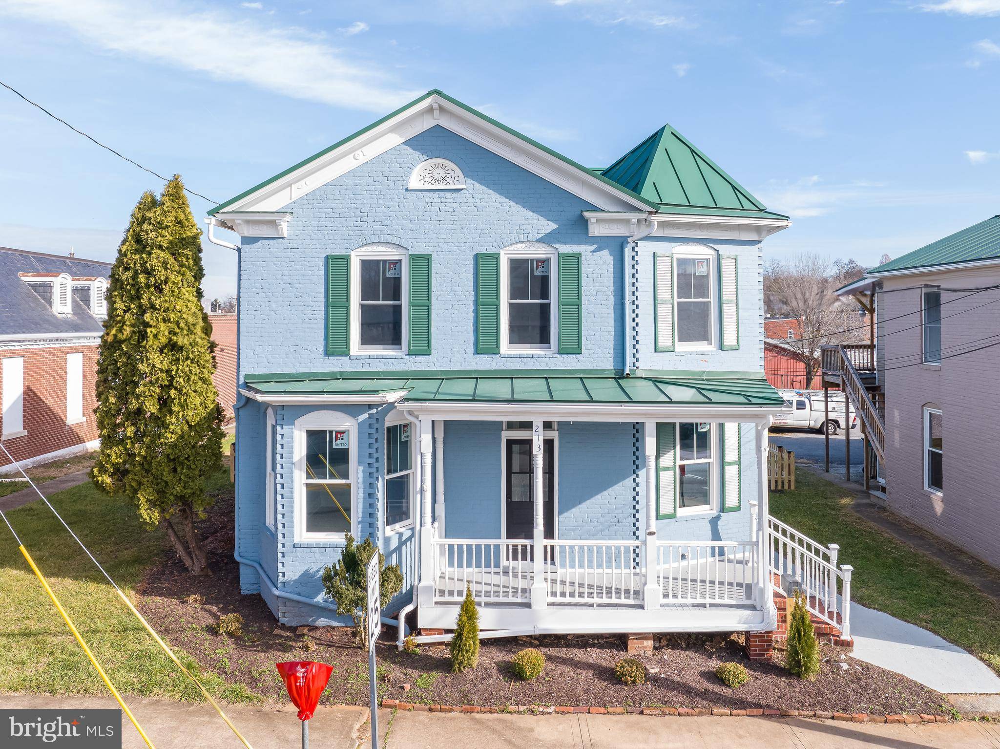 213 N GEORGE ST, Charles Town, WV 25414