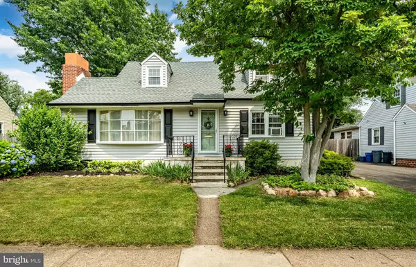 642 HILLCREST AVE, Morrisville, PA 19067