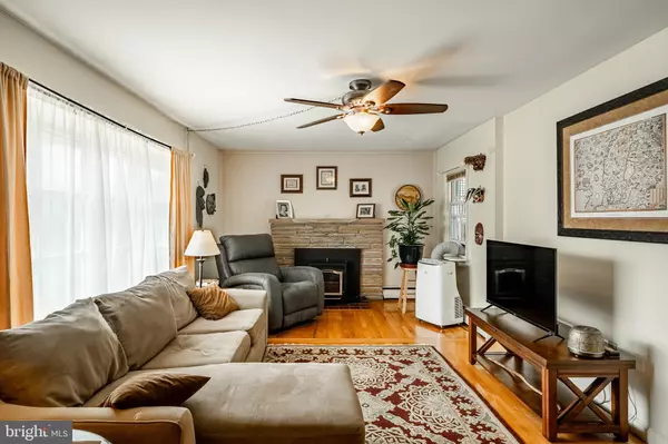 Morrisville, PA 19067,642 HILLCREST AVE