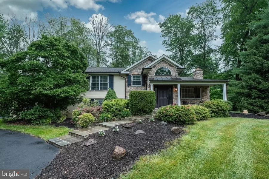 496 BLACK SWAN LN, Berwyn, PA 19312