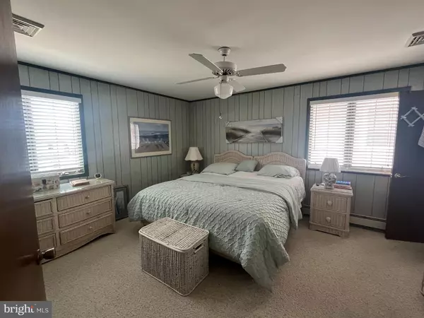 Surf City, NJ 08008,18 N 19TH ST