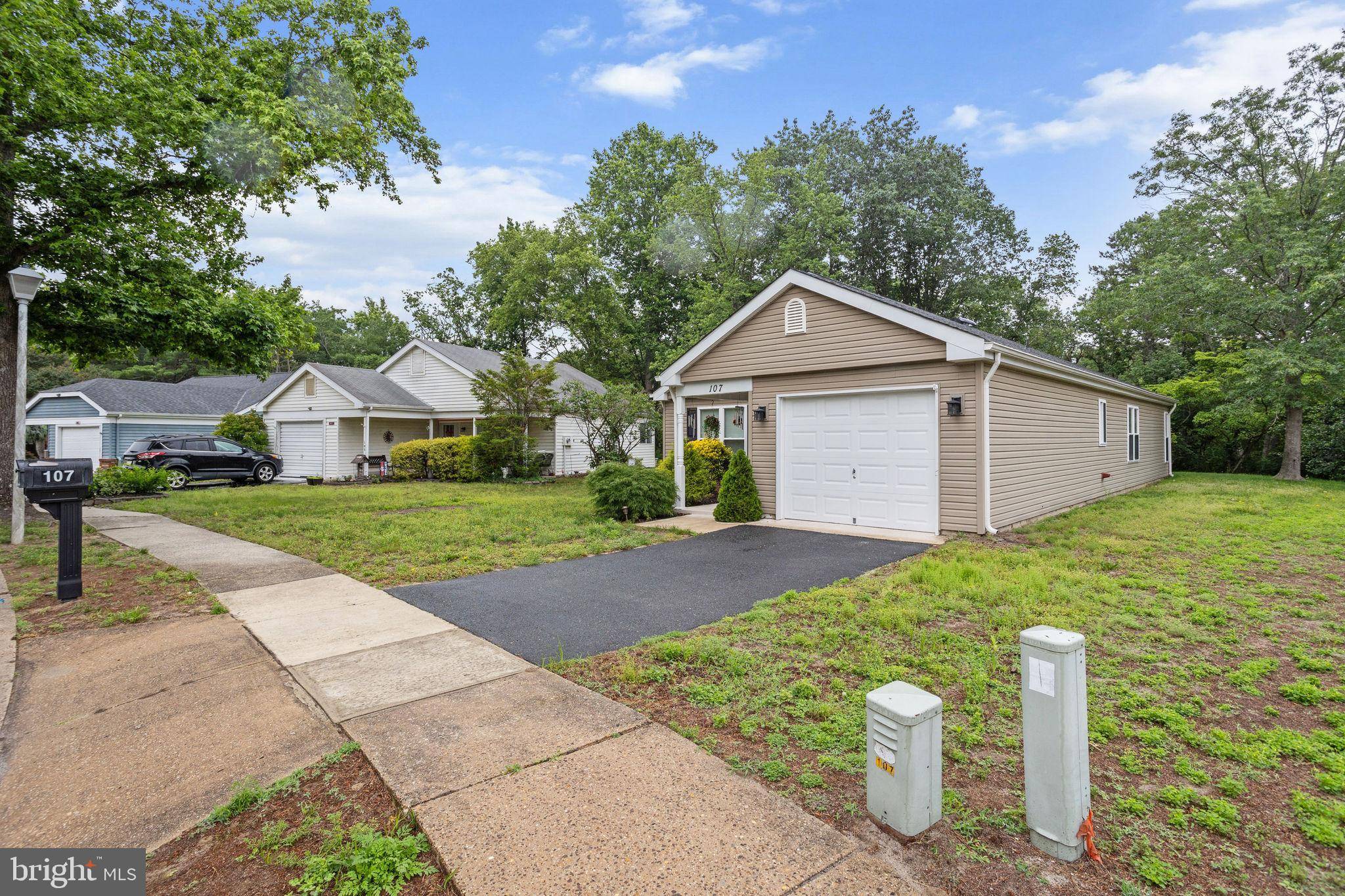 Southampton, NJ 08088,107 BUCKINGHAM DR