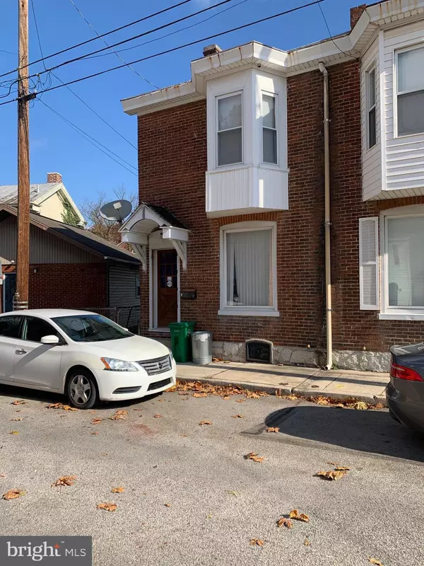 7 KERRS AVE, Carlisle, PA 17013