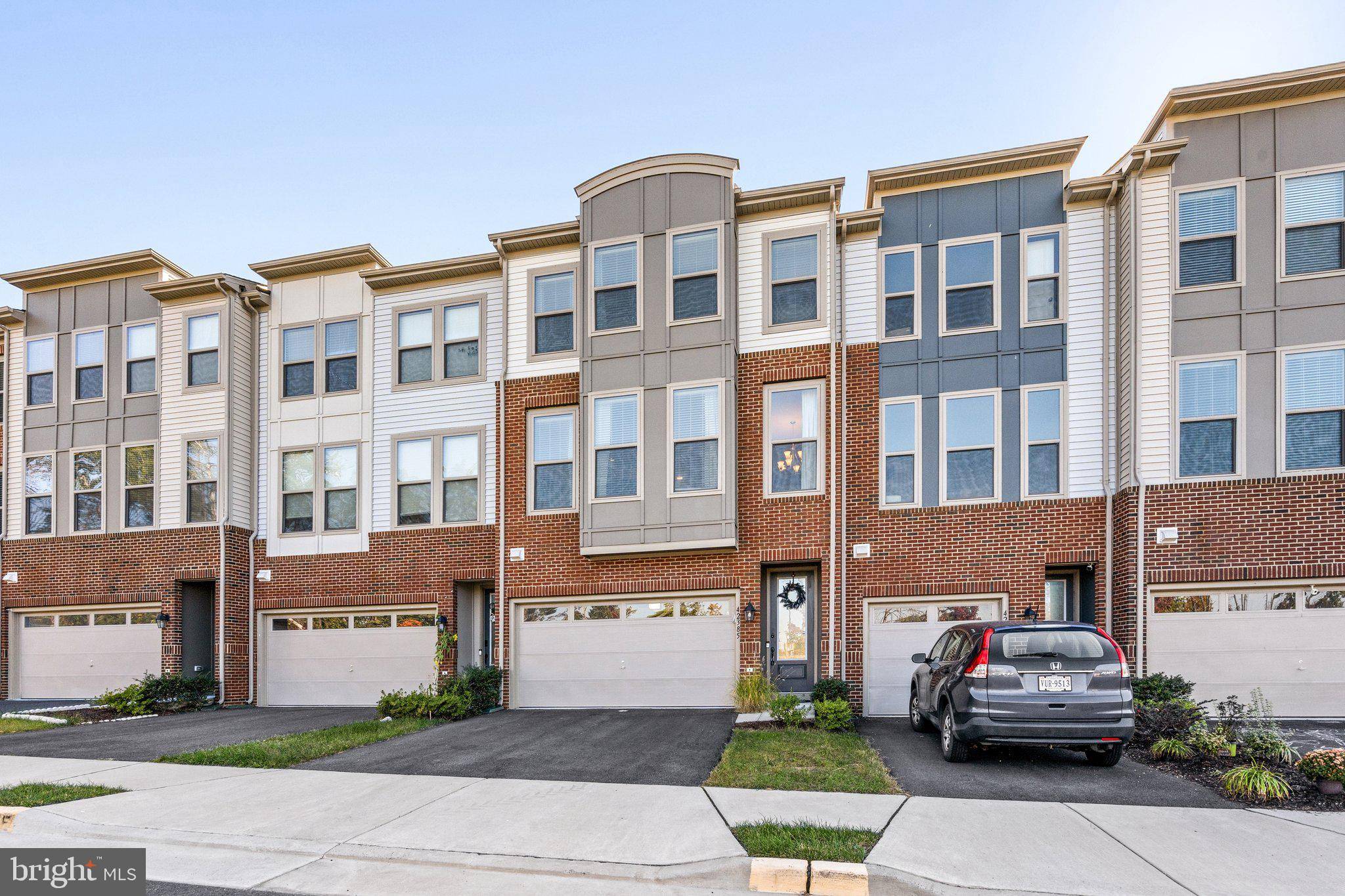 Sterling, VA 20166,42385 DOGWOOD GLEN SQ