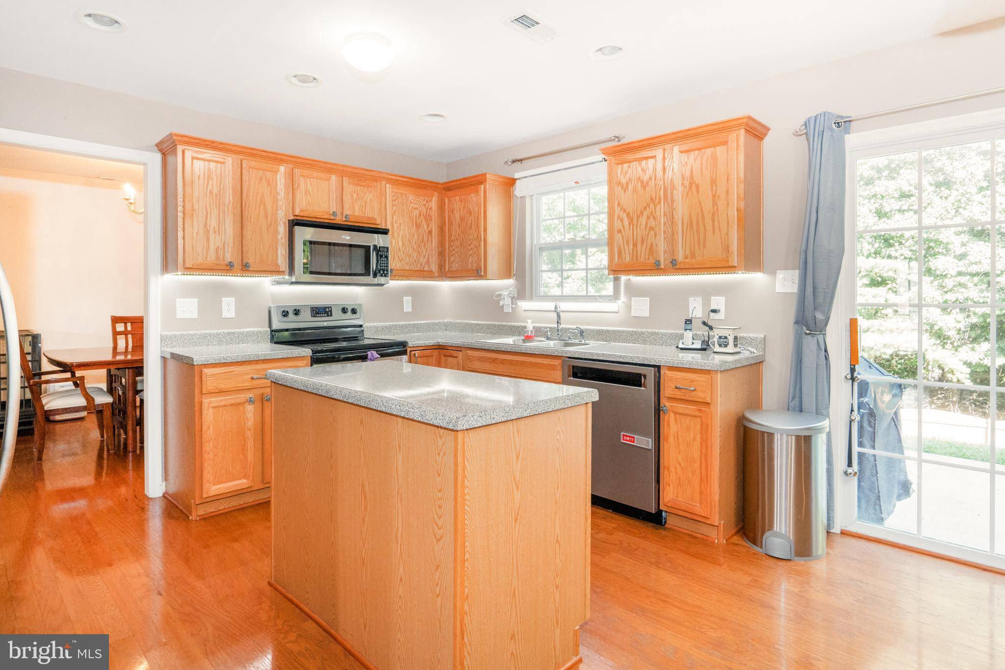 Louisa, VA 23093,108 APPLE ORCHARD RD