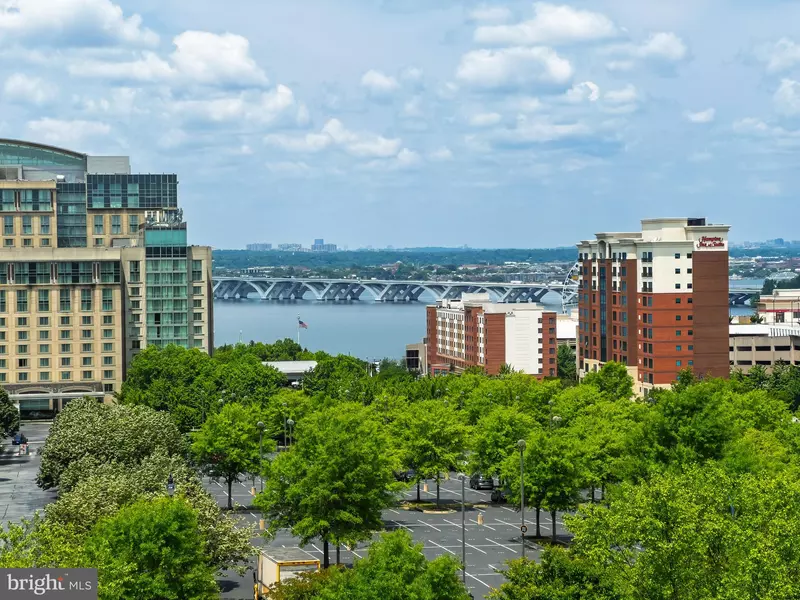 510 OVERLOOK PARK DR #32, Oxon Hill, MD 20745