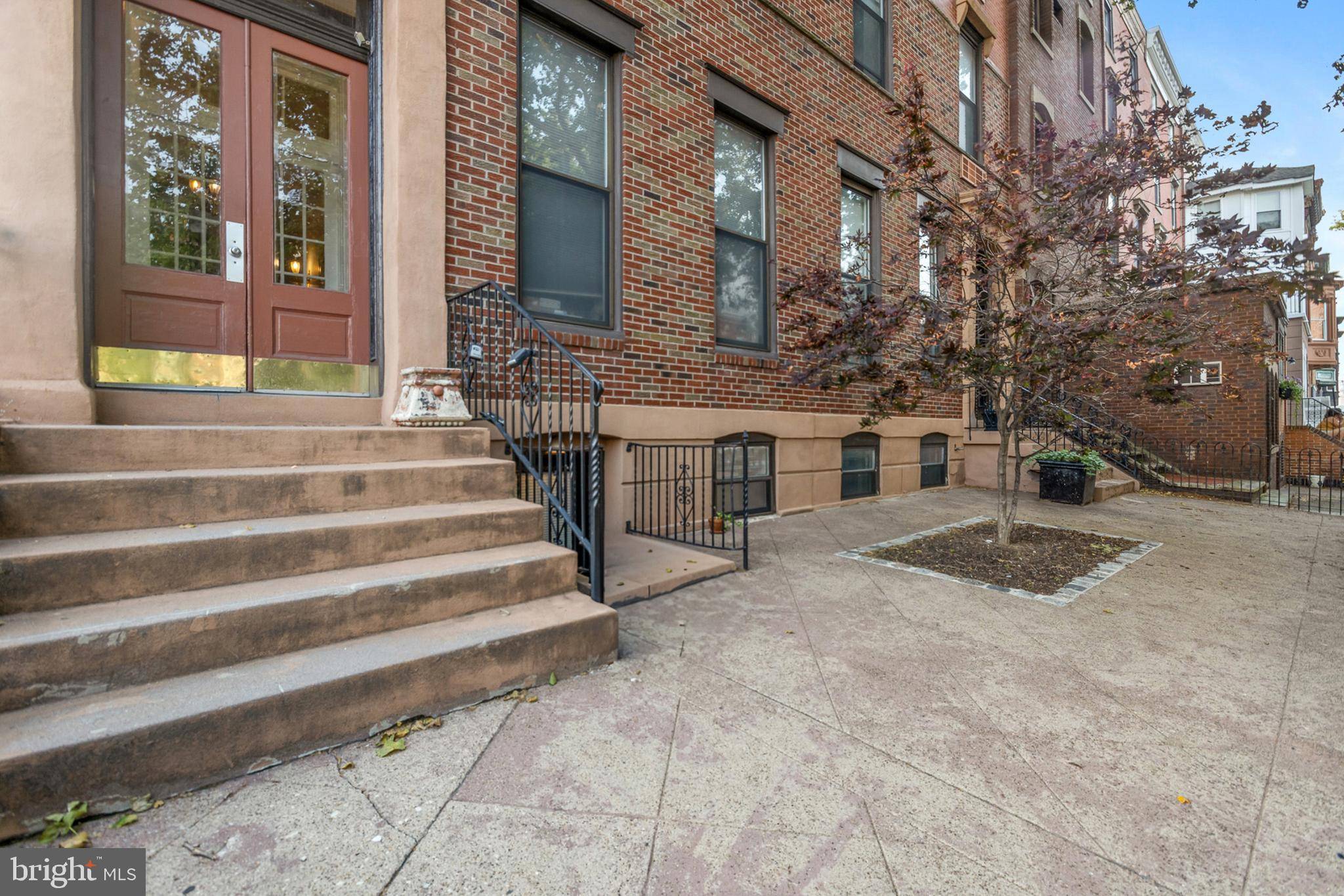 Philadelphia, PA 19146,1326 S BROAD ST #1F