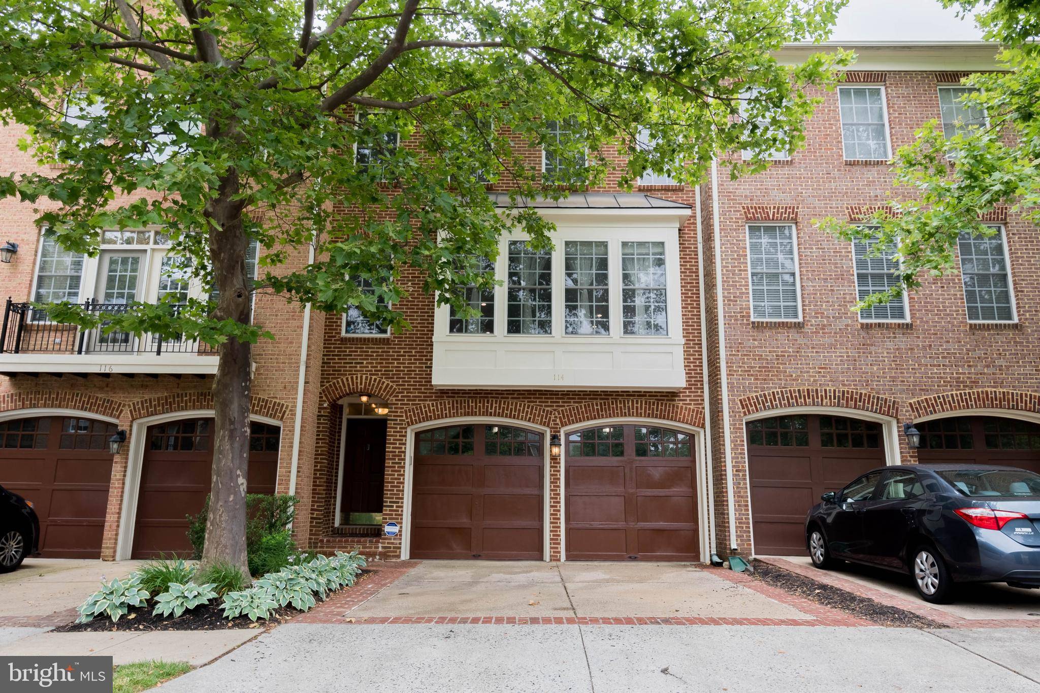 Herndon, VA 20170,114 HERNDON MILL CIR
