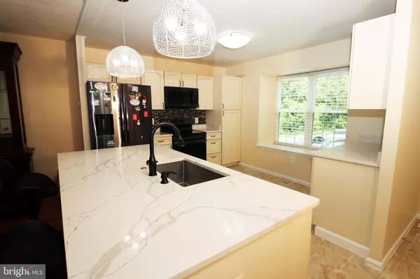 Lorton, VA 22079,8208 STATIONHOUSE CT