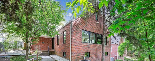 8423 PINEY BRANCH RD, Takoma Park, MD 20901