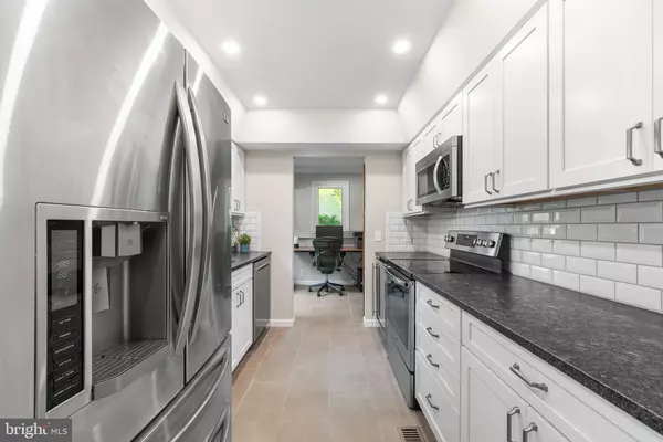 Newtown Square, PA 19073,112 OXLEY CT