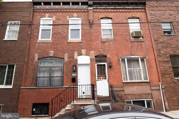 2446 S WOODSTOCK ST, Philadelphia, PA 19145