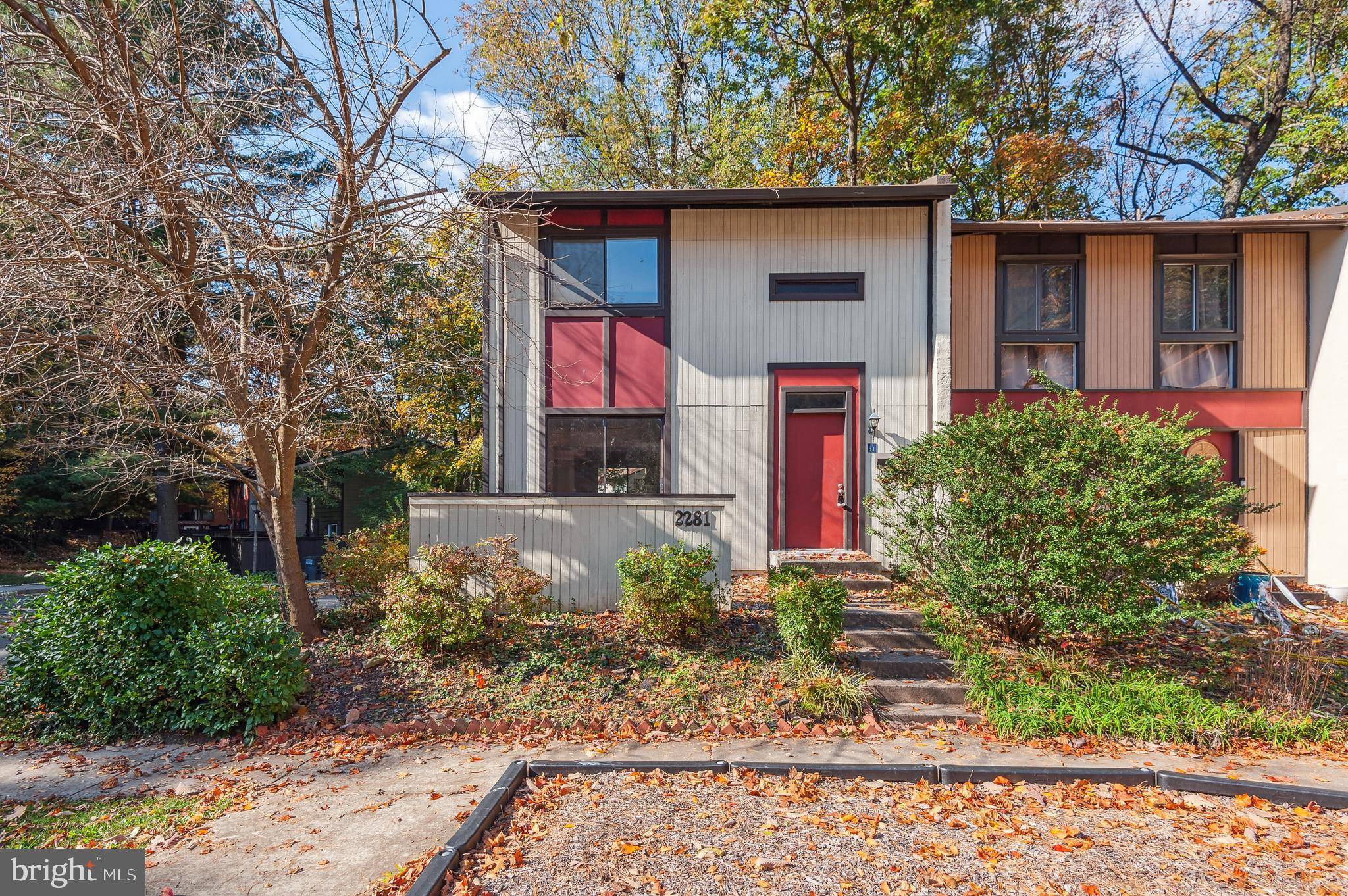2281 EMERALD HEIGHTS CT, Reston, VA 20191