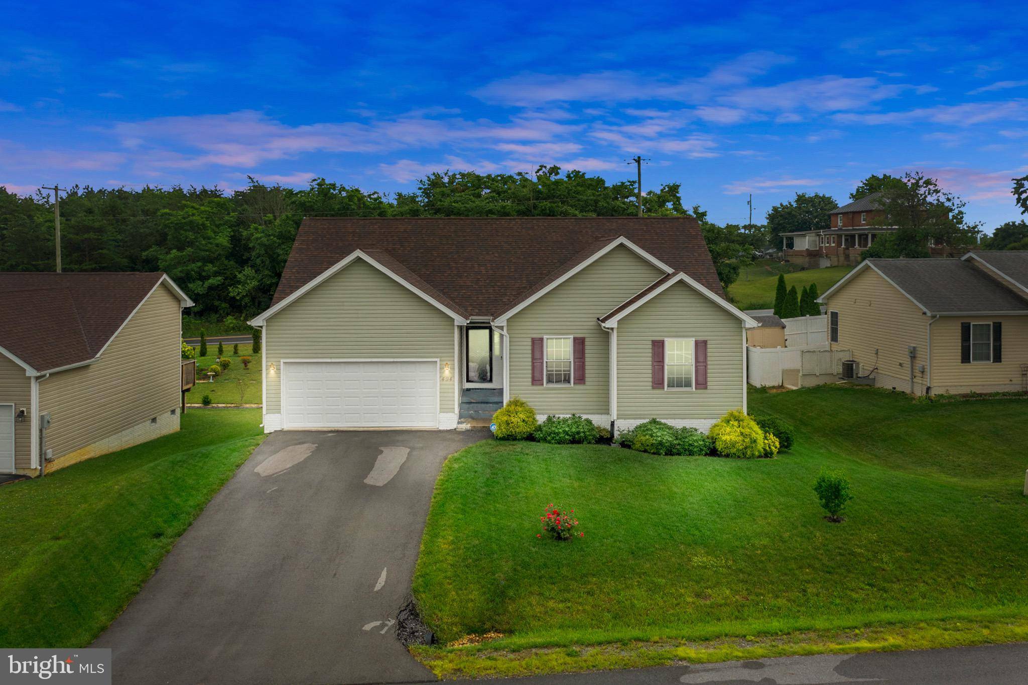 Martinsburg, WV 25405,494 IVES ST