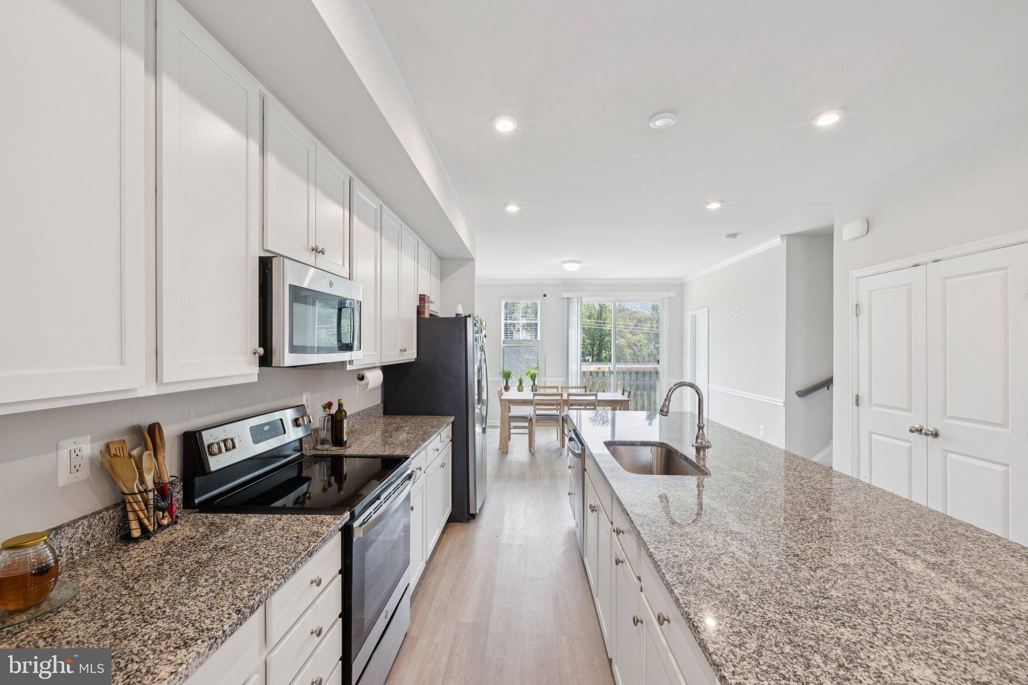Triangle, VA 22172,18255 SUMMIT POINTE DR