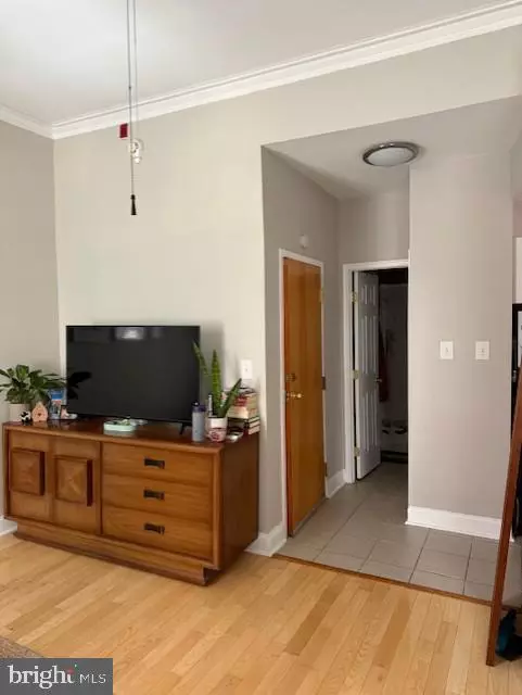 Philadelphia, PA 19130,1504 MOUNT VERNON ST #2F