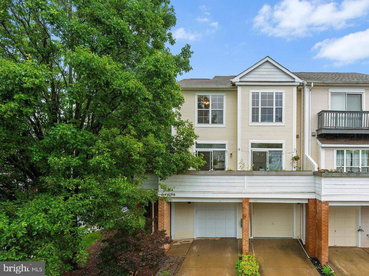44196 MOSSY BROOK SQ, Ashburn, VA 20147
