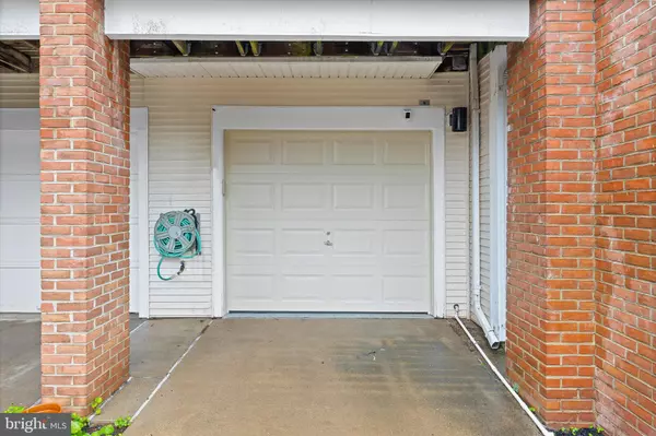 Ashburn, VA 20147,44196 MOSSY BROOK SQ