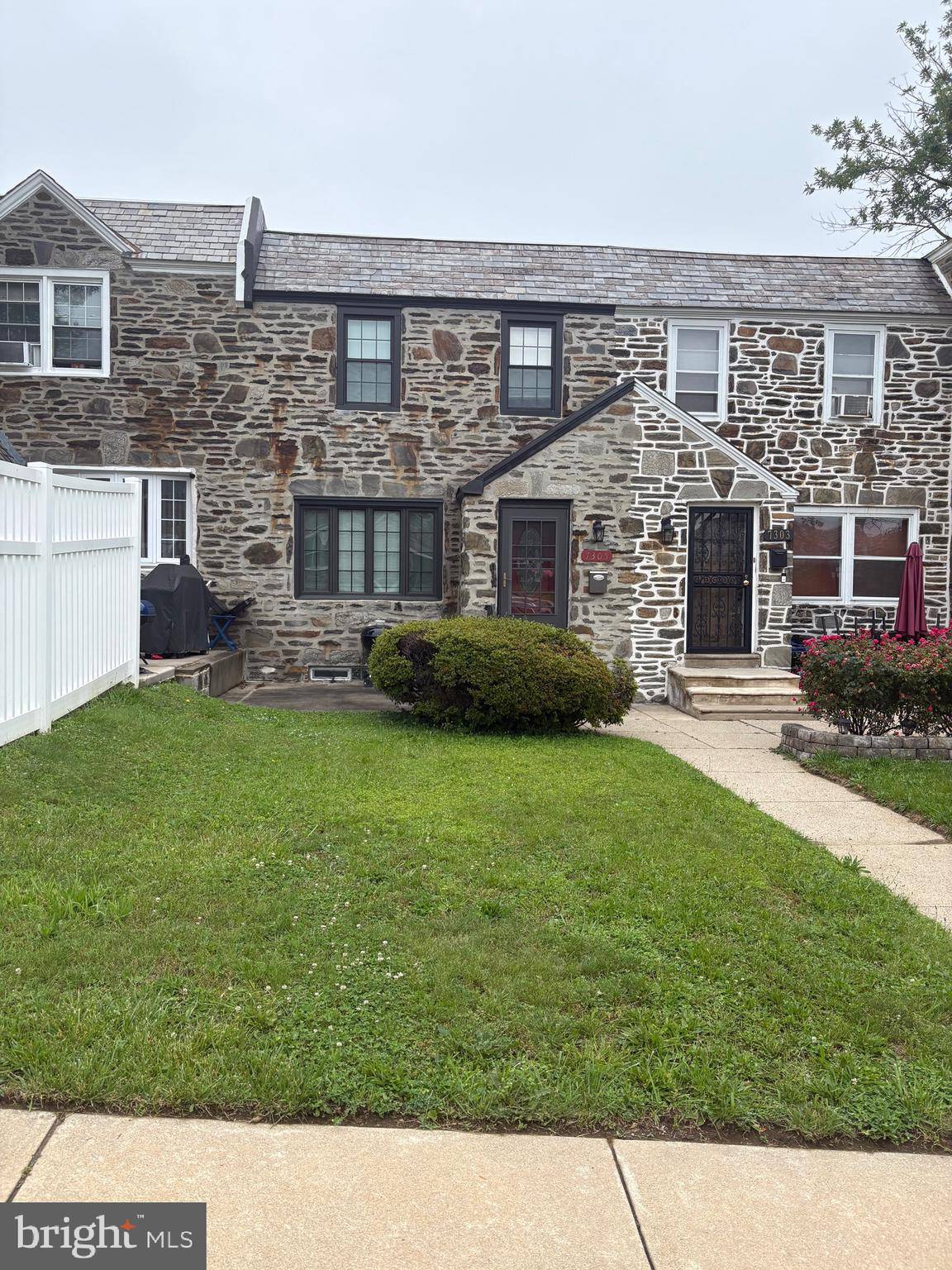 Philadelphia, PA 19151,7305 SHERWOOD RD