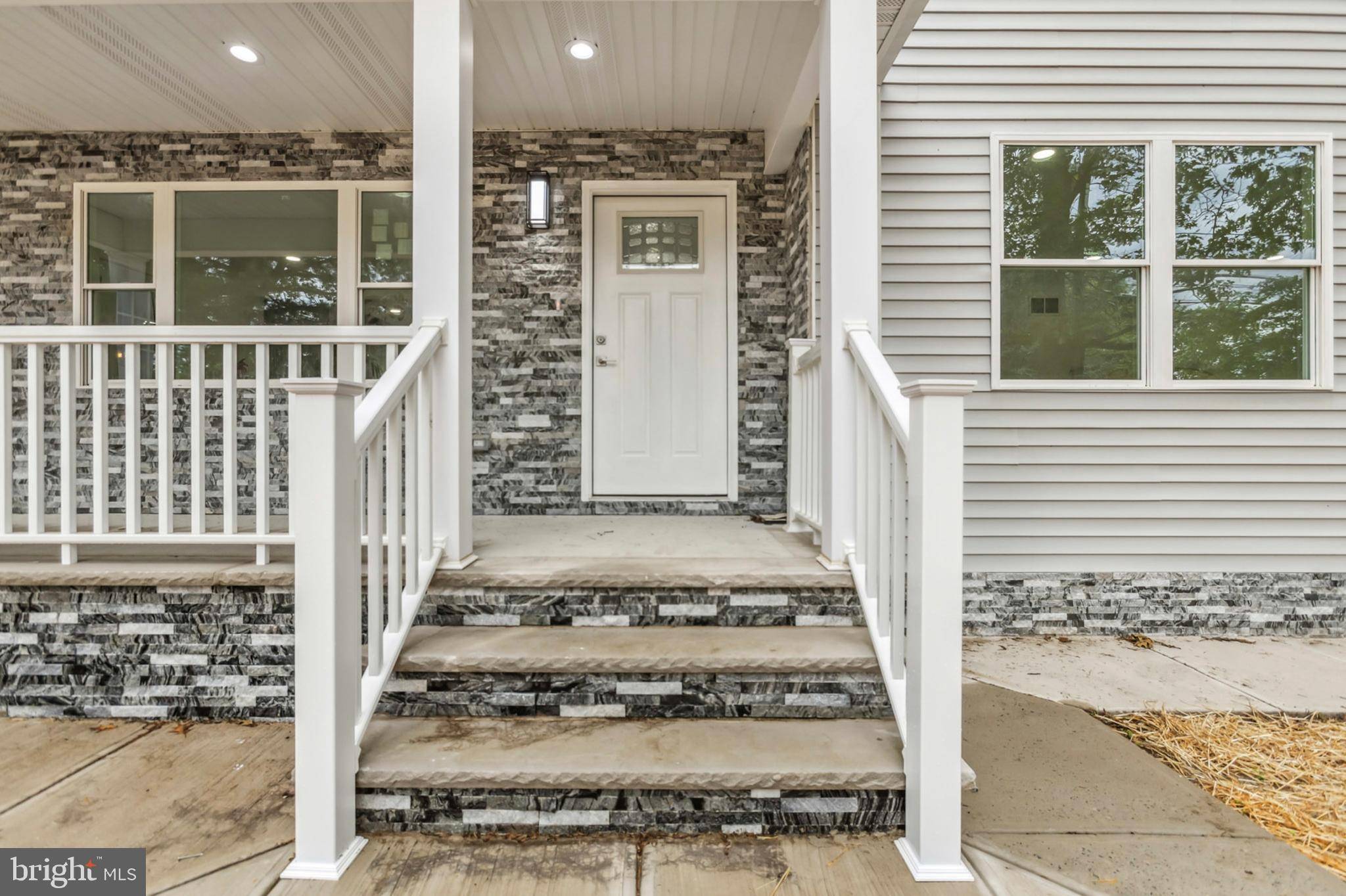 Matawan, NJ 07747,244 LLOYD RD