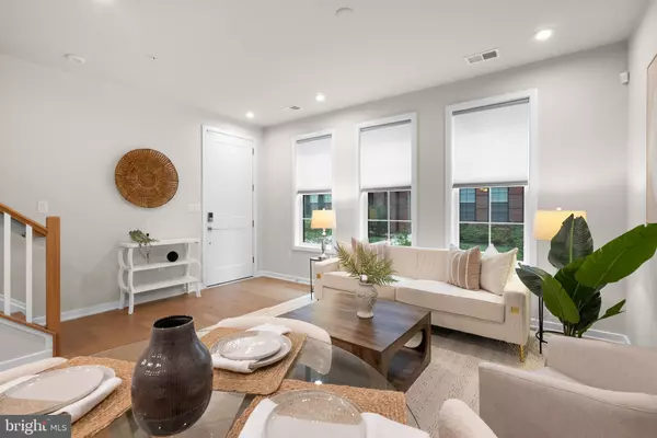 Mclean, VA 22102,7406 BACKETT WOOD TER #803