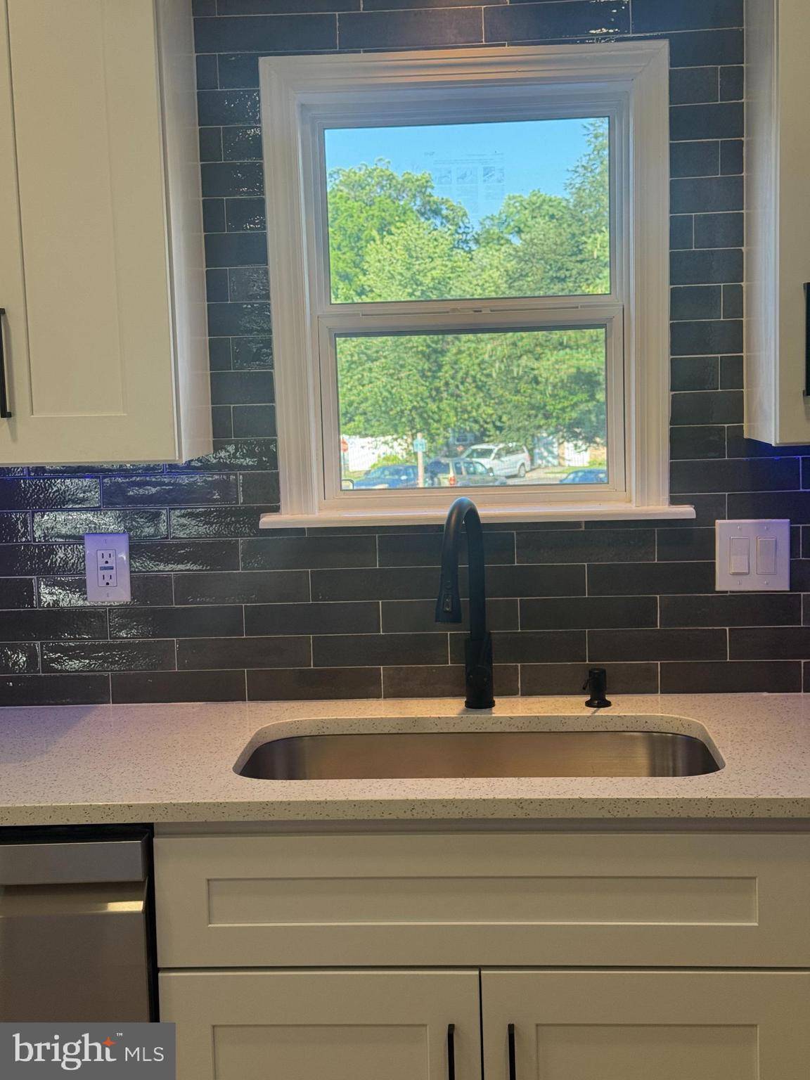 Clementon, NJ 08021,406 LA CASCATA TNHS