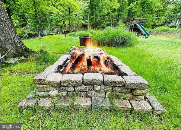 Bushkill, PA 18324,183 RADCLIFF RD