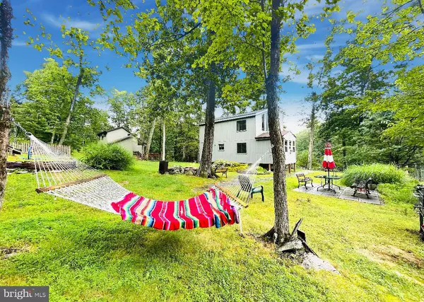 Bushkill, PA 18324,183 RADCLIFF RD