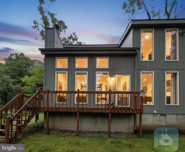 183 RADCLIFF RD, Bushkill, PA 18324